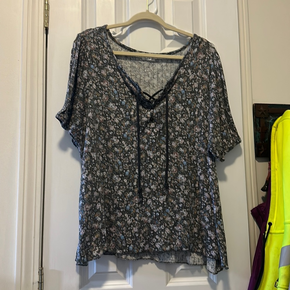 Maurices 2X shirt